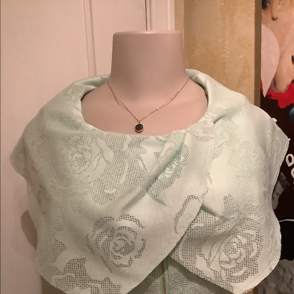 Top - Picture 2 of 3